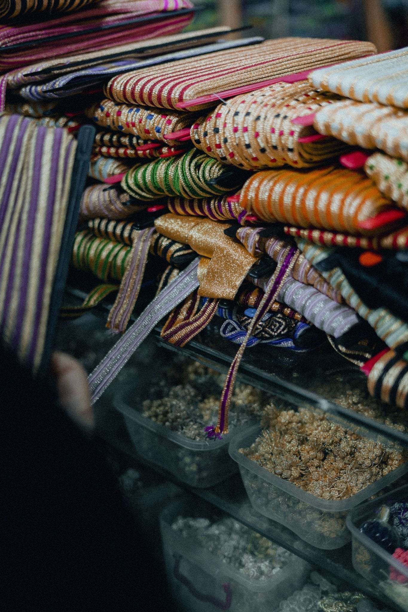 Pourquoi porter un caftan est un acte culturel fort aujourd’hui ? - Boutique de caftans marocains modernes - MAYANE COUTURE