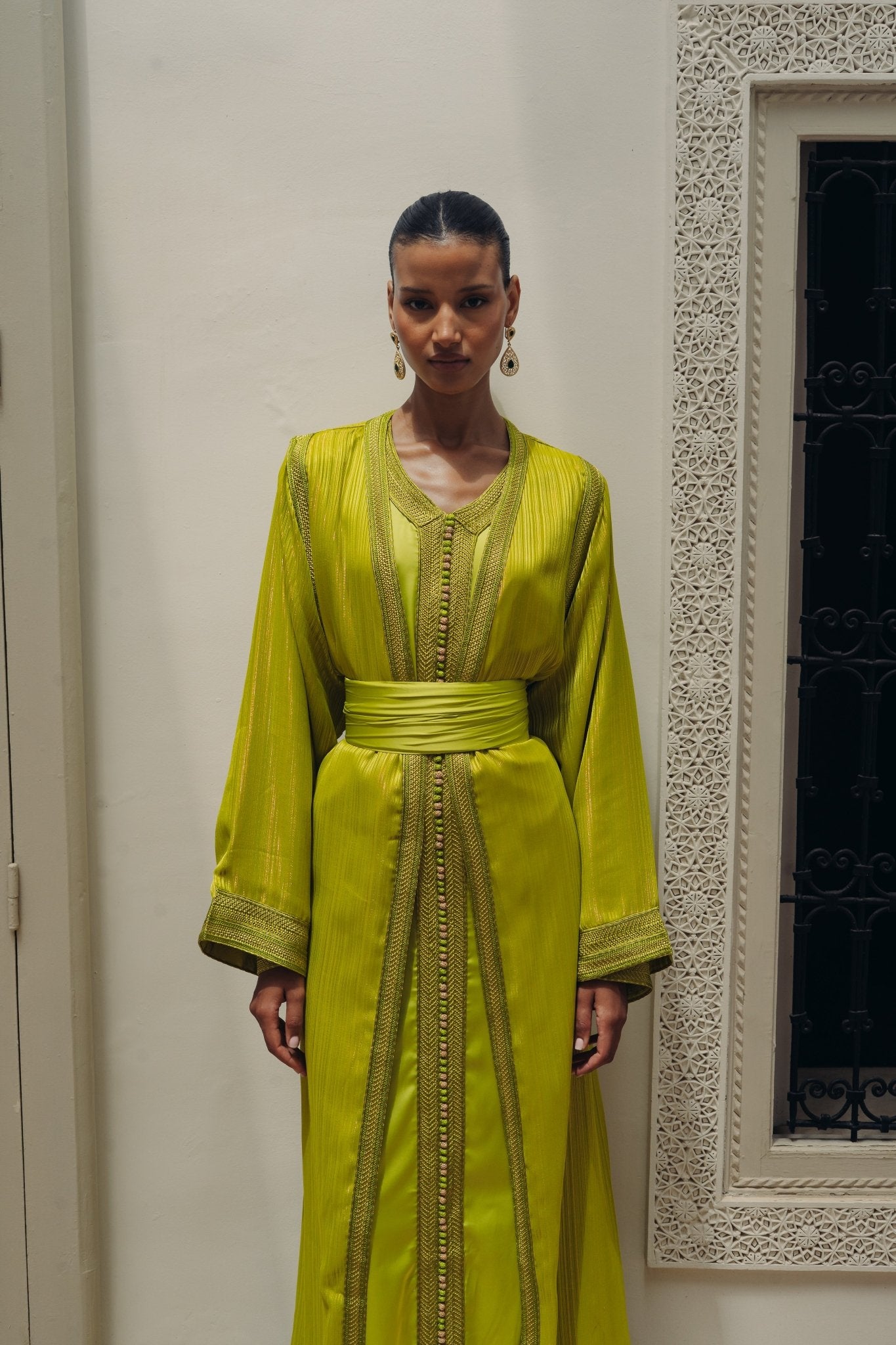 Ahlem vert irisé | Pièce unique - Boutique de caftans marocains modernes - MAYANE COUTURE