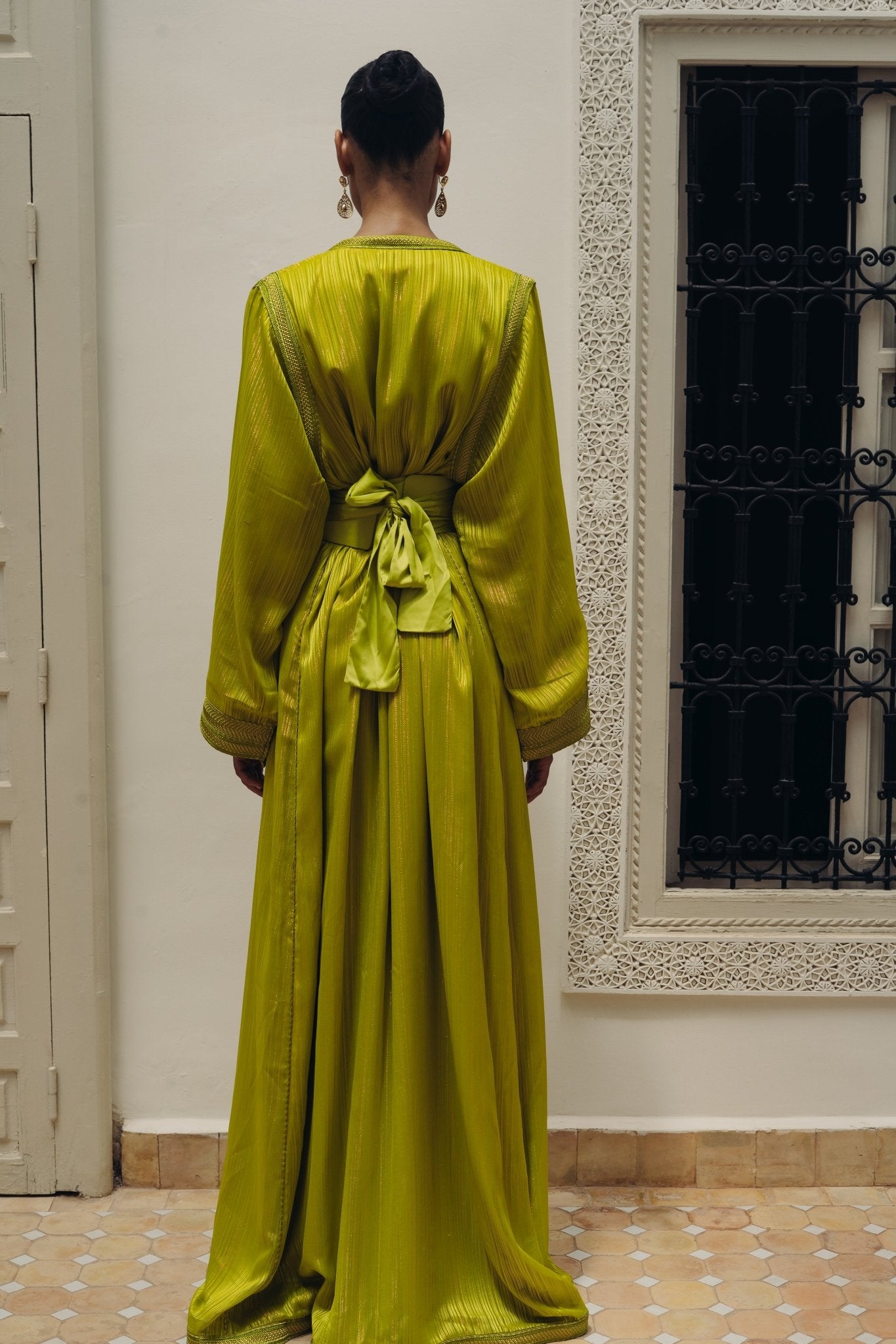 Ahlem vert irisé | Pièce unique - Boutique de caftans marocains modernes - MAYANE COUTURE