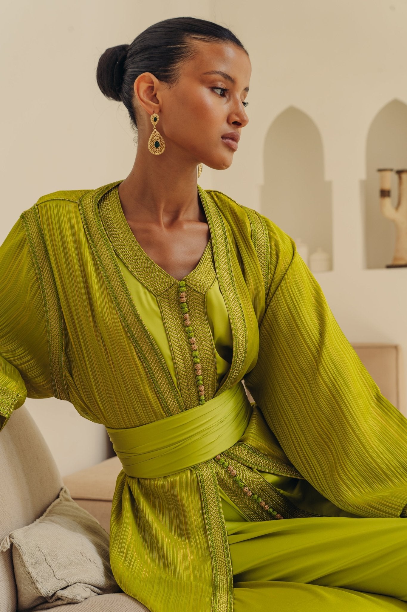 Ahlem vert irisé | Pièce unique - Boutique de caftans marocains modernes - MAYANE COUTURE
