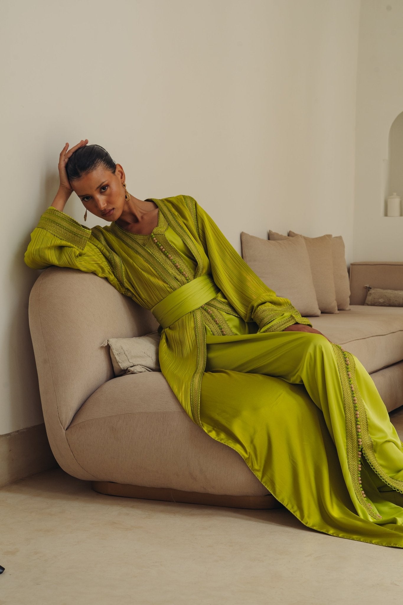 Ahlem vert irisé | Pièce unique - Boutique de caftans marocains modernes - MAYANE COUTURE