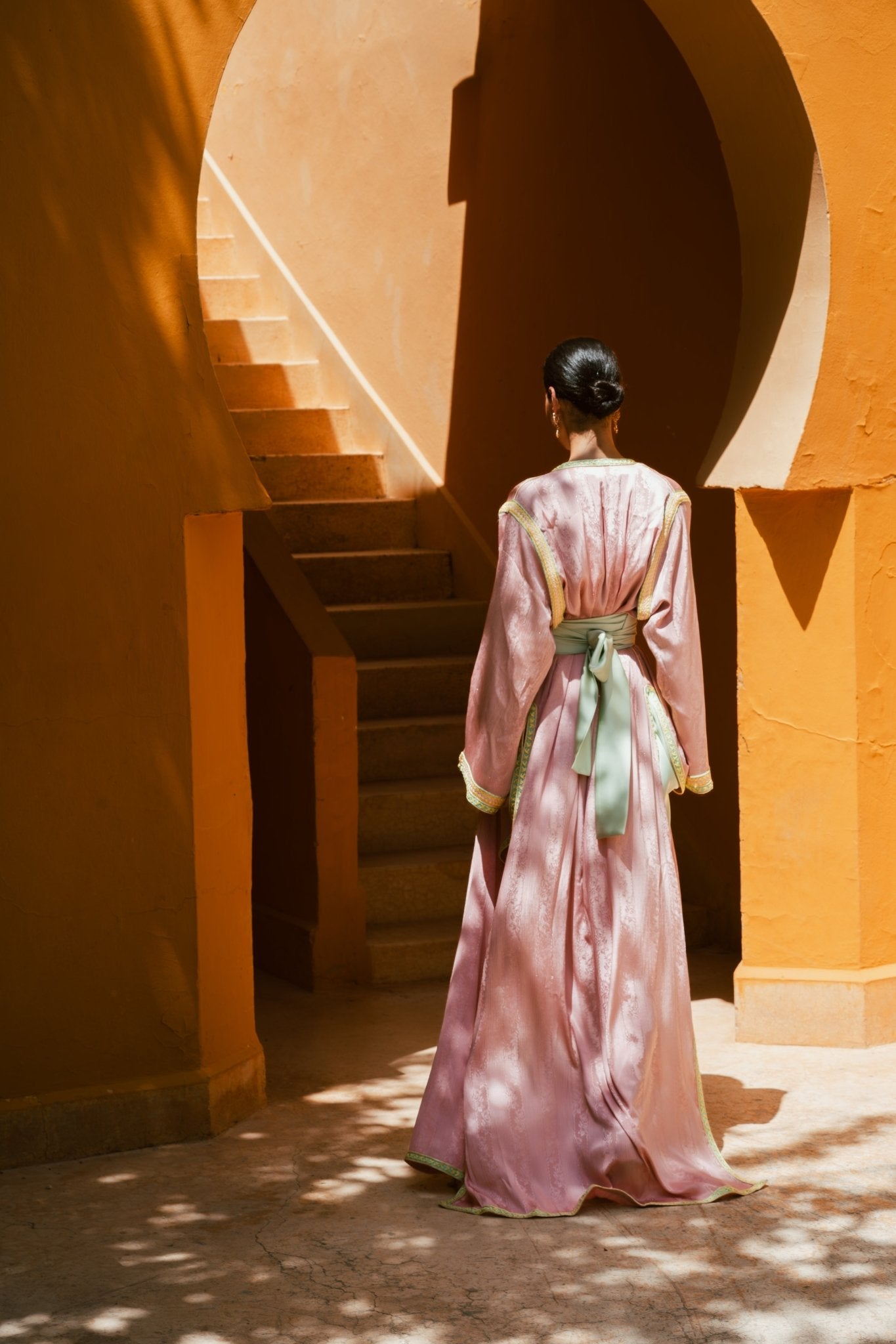 Elif | Takchita verte & rose pastel - Caftans modernes - MAYANE COUTURE