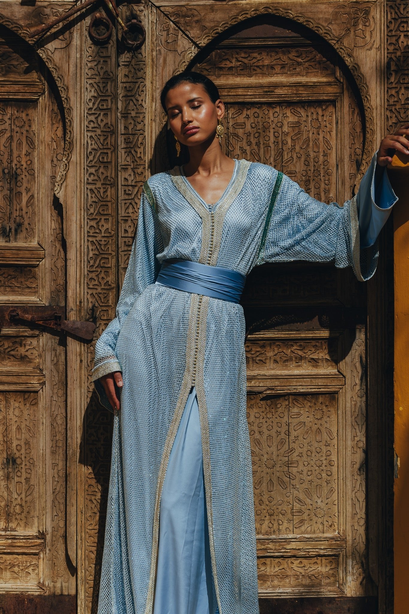 Dhiya | Takchita bleue - Caftans modernes - MAYANE COUTURE