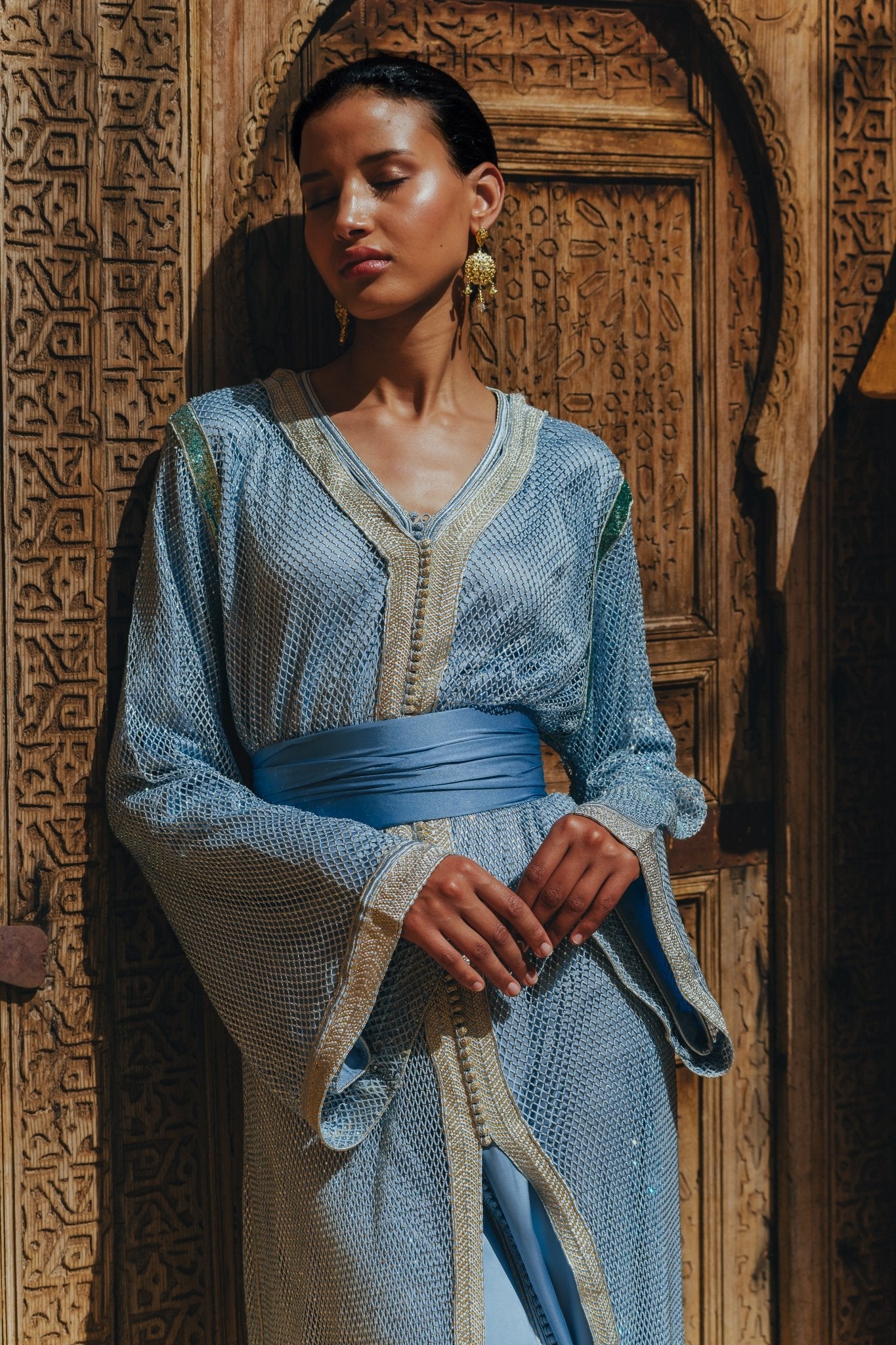Dhiya | Takchita bleue - Caftans modernes - MAYANE COUTURE