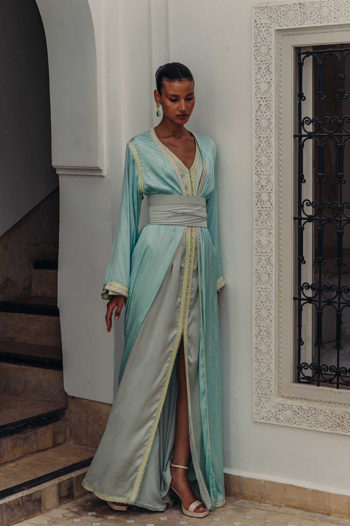 Elif bleue (occasion) | Pièce unique - Boutique de caftans marocains modernes - MAYANE COUTURE